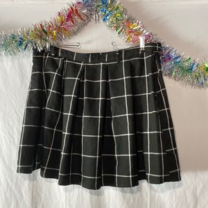 Black and White Mini